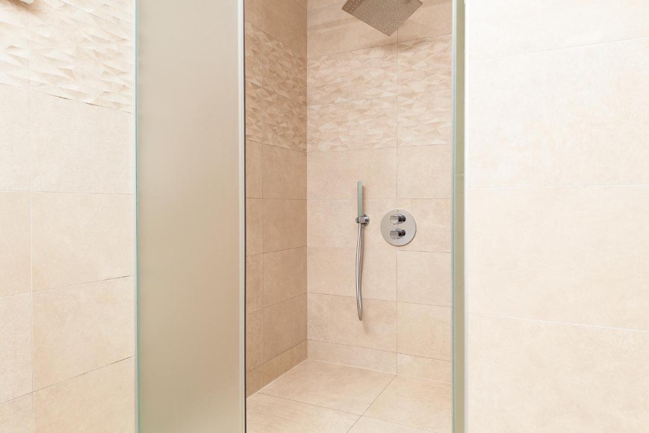 Luxury Apartments Vila Carissa Malinska Exterior photo
