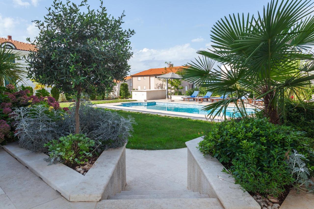 Luxury Apartments Vila Carissa Malinska Exterior photo
